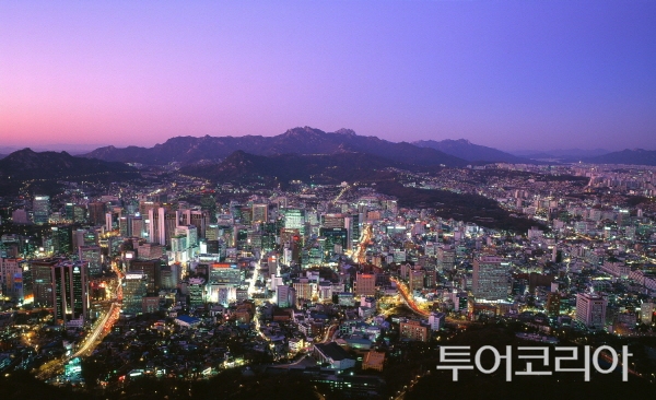 남산(팔각정, 타워) : 한눈에 내려다 보이는 산으로 둘러싸인 서울