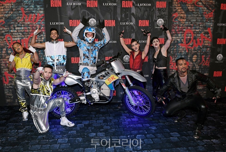 Cast of R.U.N Poses on Red Carpet at World Premiere, Nov. 14