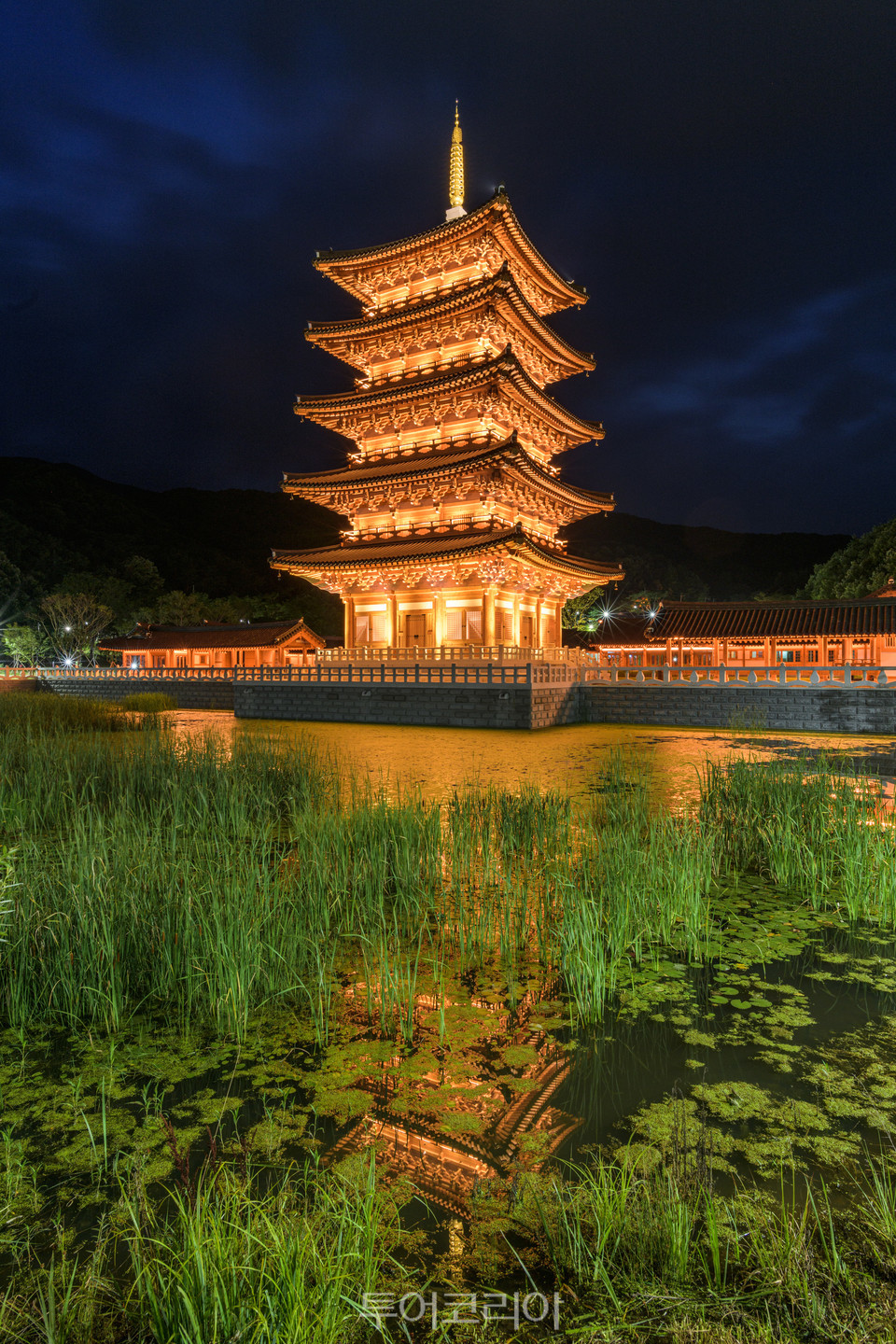 3대문화 야간관광지 김천 사명대사공원 평화의 탑