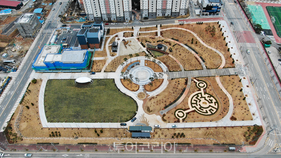 맹정호 서산시장이 23일 석림근린공원 준공식에서 기념사하는 모습, 석림근린공원