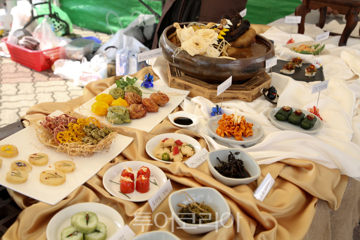 지난해  금산삼계탕 축제에 선보인 삼계 음식들./사진= 금산군청