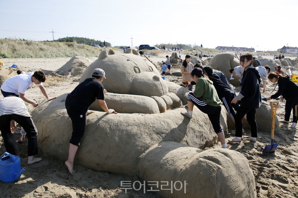 모래조각 페스티벌 및 걷기 체험행사 모습