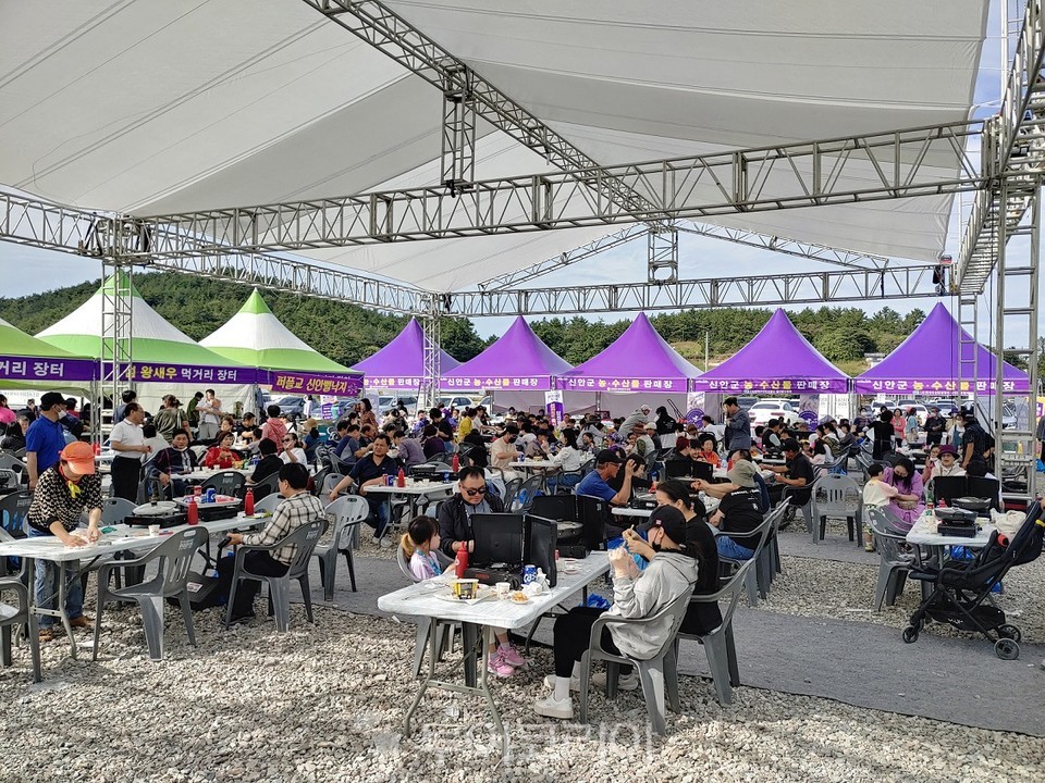 신안 팔금도에서 '섬 왕새우 축제'가 9월 열린다.